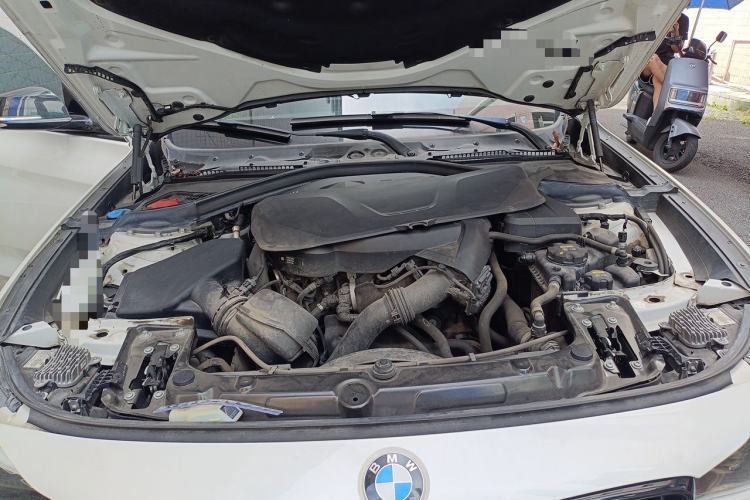Used BMW 3 Series GT 2020 320i M Sport Night Edition Engine Bay