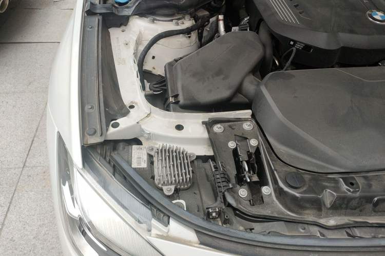 Used BMW 3 Series GT 2020 320i M Sport Package Engine Bay Right
