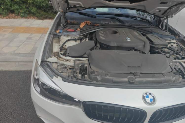 Used BMW 3 Series GT 2020 330i M Sport Night Edition Engine Bay Right