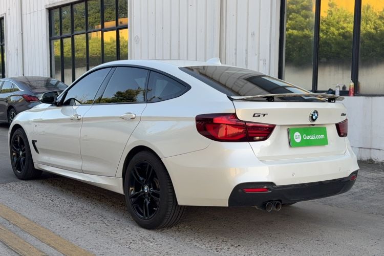 Used BMW 3 Series GT 2020 320i M Sport Night Edition Exterior 2