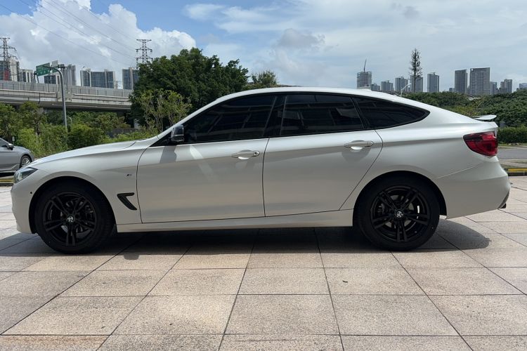 Used BMW 3 Series GT 2020 320i M Sport Night Edition Exterior 2