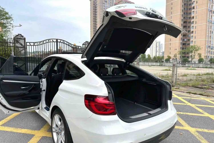 Used BMW 3 Series GT 2020 320i M Sport Package Exterior 2