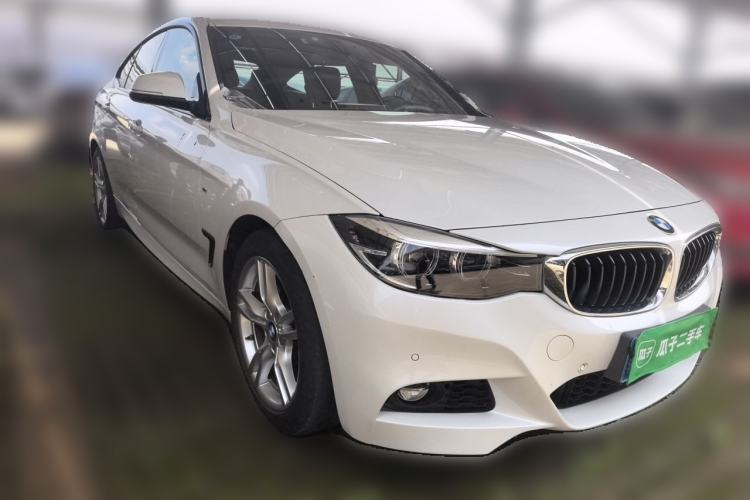 Used BMW 3 Series GT 2020 320i M Sport Package Front Right 45 Deg