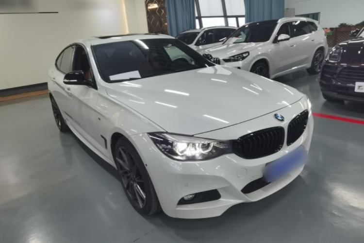 Used BMW 3 Series GT 2020 320i M Sport Night Edition Front Right 45 Deg