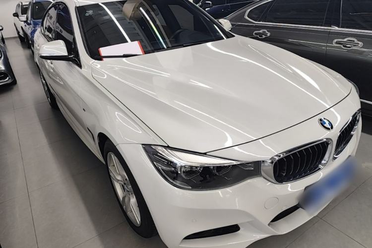 Used BMW 3 Series GT 2020 320i M Sport Package Front Right 45 Deg