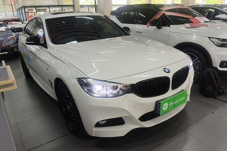 Used BMW 3 Series GT 2020 320i M Sport Night Edition Front Right 45 Deg
