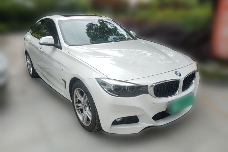 Used BMW 3 Series GT 2020 320i M Sport Package Front Right 45 Deg