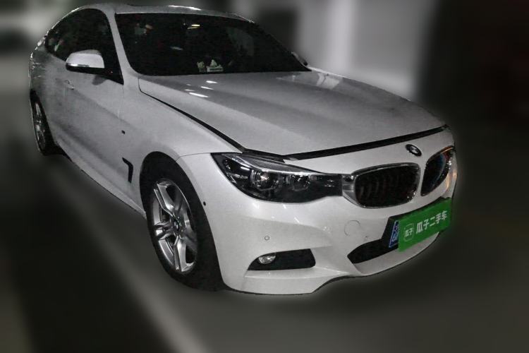 Used BMW 3 Series GT 2020 320i M Sport Package Front Right 45 Deg