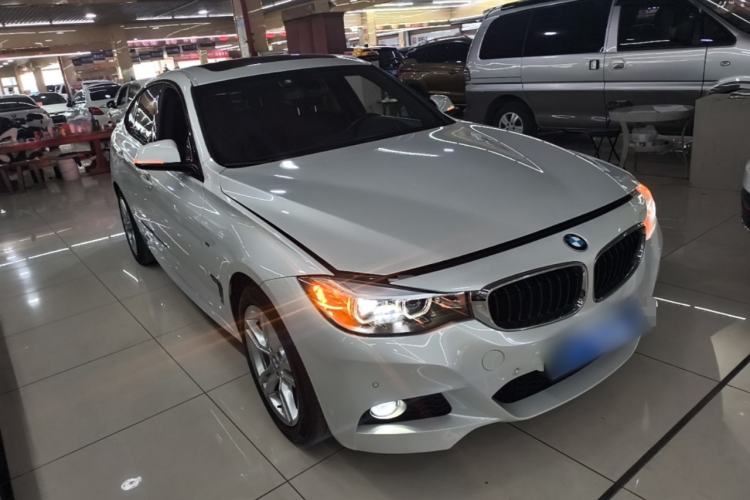 Used BMW 3 Series GT 2020 320i M Sport Package Front Right 45 Deg