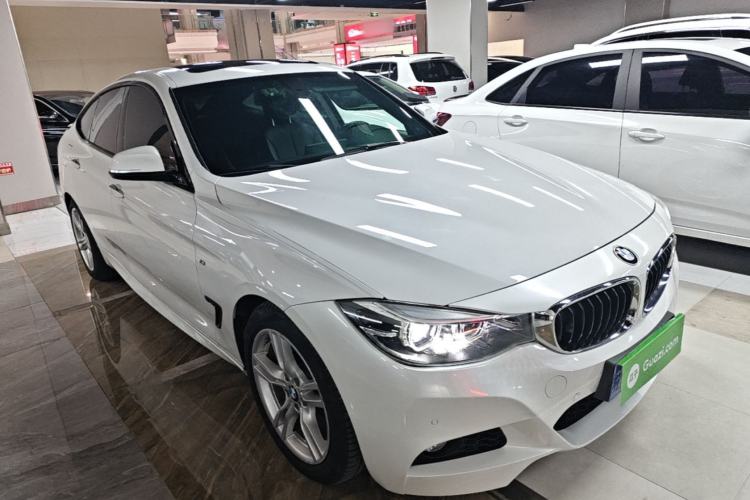 Used BMW 3 Series GT 2020 320i M Sport Package Front Right 45 Deg
