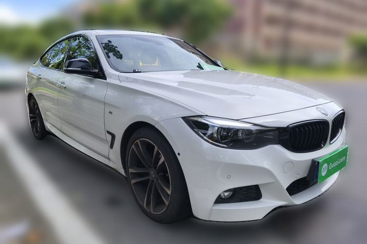 Used BMW 3 Series GT 2020 330i M Sport Night Edition Front Right 45 Deg