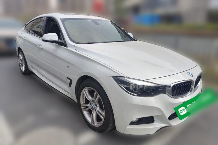 Used BMW 3 Series GT 2020 320i M Sport Package Front Right 45 Deg