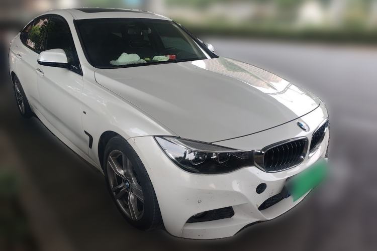 Used BMW 3 Series GT 2020 320i M Sport Package Front Right 45 Deg