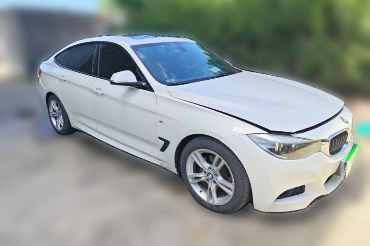 Used BMW 3 Series GT 2020 320i M Sport Package Front Right 45 Deg
