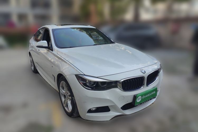 Used BMW 3 Series GT 2020 320i M Sport Package Front Right 45 Deg