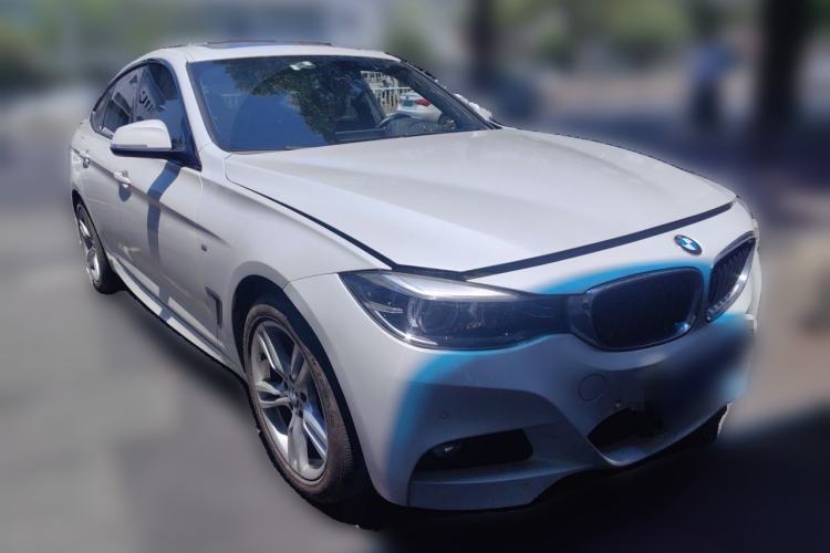 Used BMW 3 Series GT 2020 320i M Sport Package Front Right 45 Deg