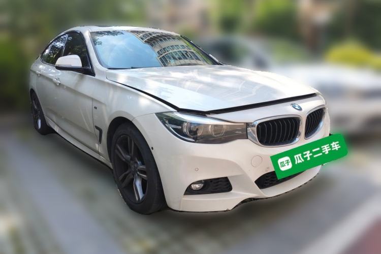 Used BMW 3 Series GT 2020 320i M Sport Package Front Right 45 Deg