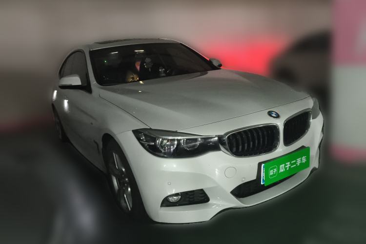 Used BMW 3 Series GT 2020 320i M Sport Package Front Right 45 Deg