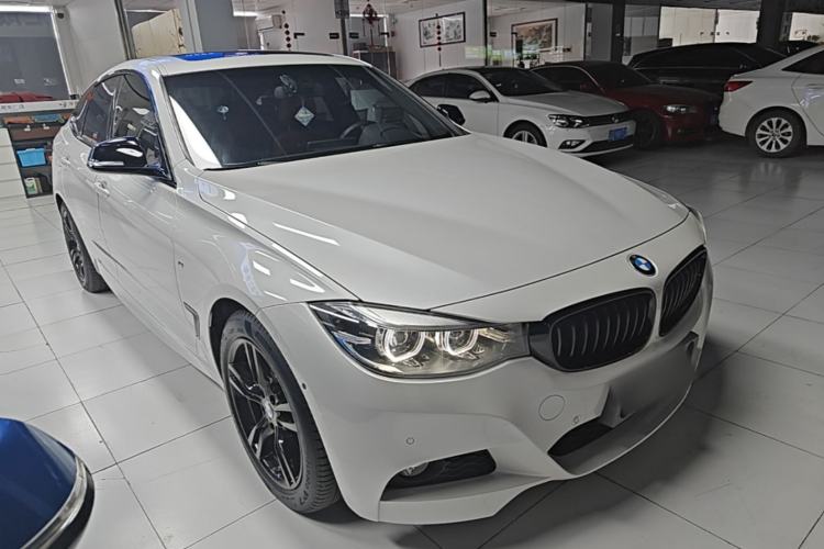 Used BMW 3 Series GT 2020 320i M Sport Night Edition Front Right 45 Deg
