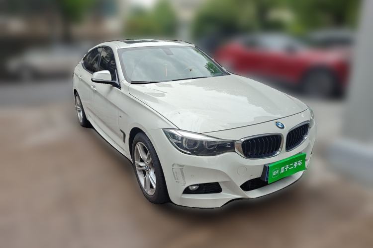 Used BMW 3 Series GT 2020 320i M Sport Package Front Right 45 Deg