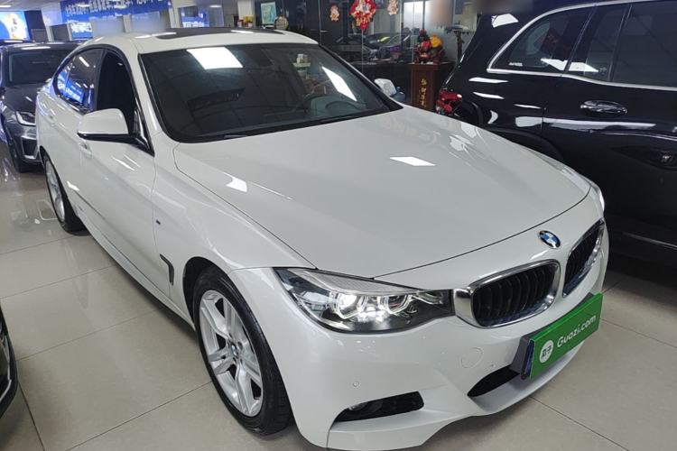 Used BMW 3 Series GT 2020 320i M Sport Package Front Right 45 Deg