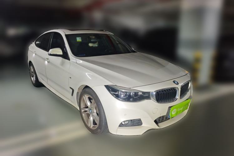 Used BMW 3 Series GT 2020 320i M Sport Package Front Right 45 Deg