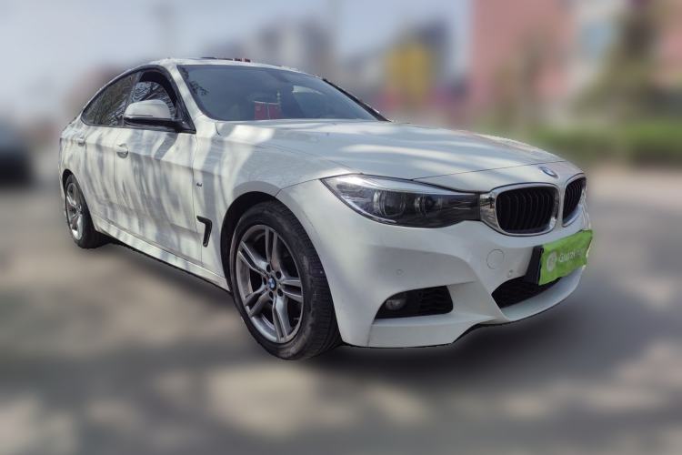 Used BMW 3 Series GT 2020 320i M Sport Package Front Right 45 Deg