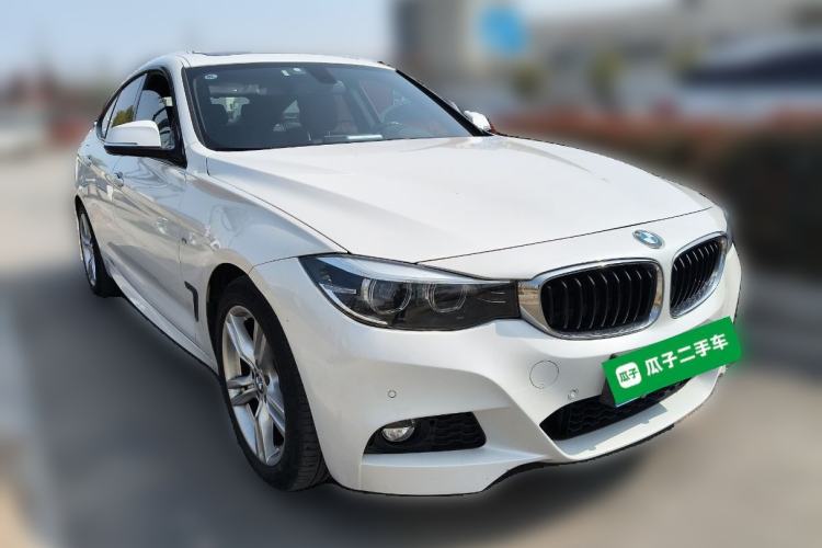 Used BMW 3 Series GT 2020 320i M Sport Package Front Right 45 Deg