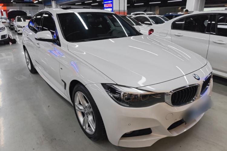 Used BMW 3 Series GT 2020 320i M Sport Package Front Right 45 Deg