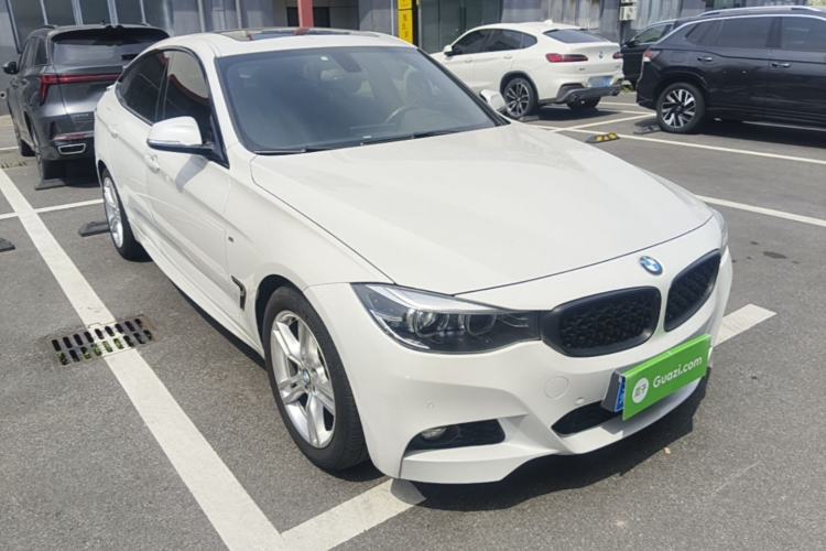 Used BMW 3 Series GT 2020 320i M Sport Package Front Right 45 Deg