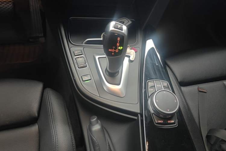 Used BMW 3 Series GT 2020 320i M Sport Package Gear Lever