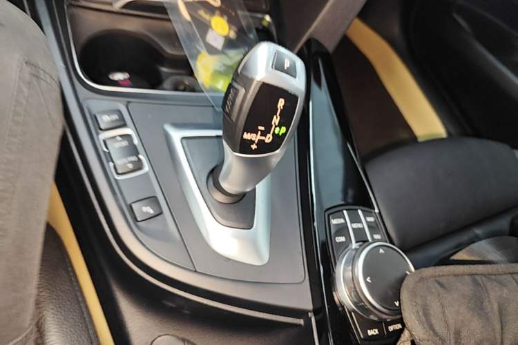 Used BMW 3 Series GT 2020 320i M Sport Package Gear Lever