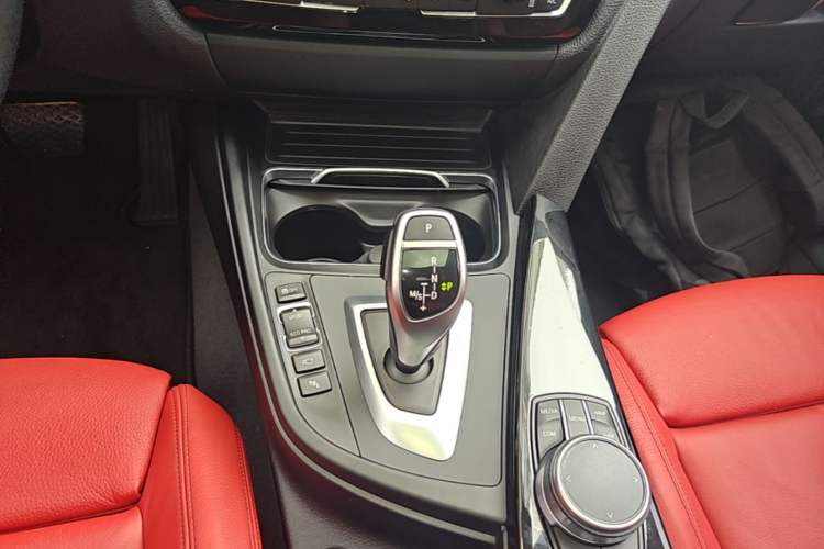 Used BMW 3 Series GT 2020 320i M Sport Night Edition Gear Lever