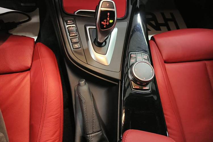 Used BMW 3 Series GT 2020 320i M Sport Night Edition Gear Lever