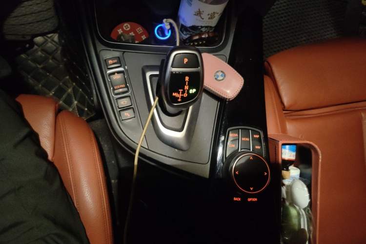Used BMW 3 Series GT 2020 320i M Sport Night Edition Gear Lever