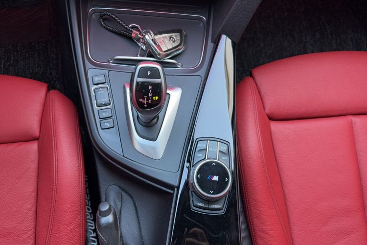 Used BMW 3 Series GT 2020 320i M Sport Night Edition Gear Lever