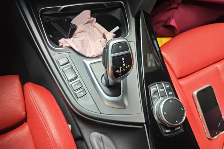 Used BMW 3 Series GT 2020 320i M Sport Night Edition Gear Lever
