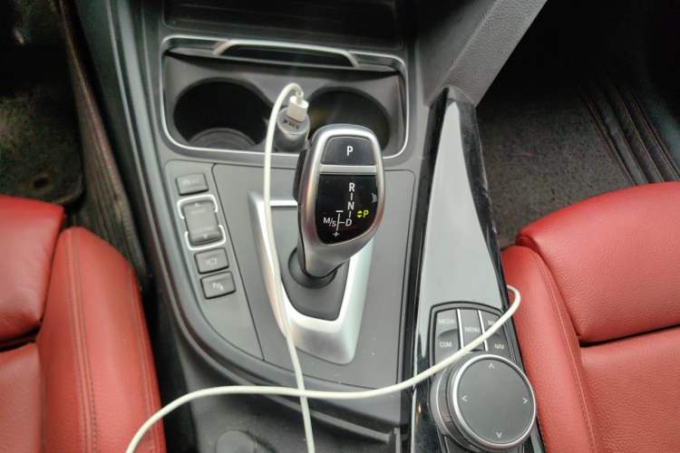 Used BMW 3 Series GT 2020 320i M Sport Night Edition Gear Lever
