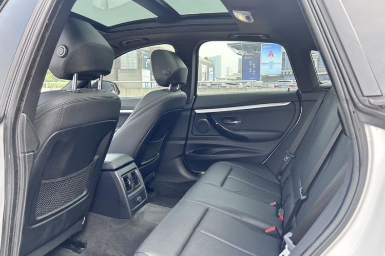Used BMW 3 Series GT 2020 320i M Sport Package Interior 1