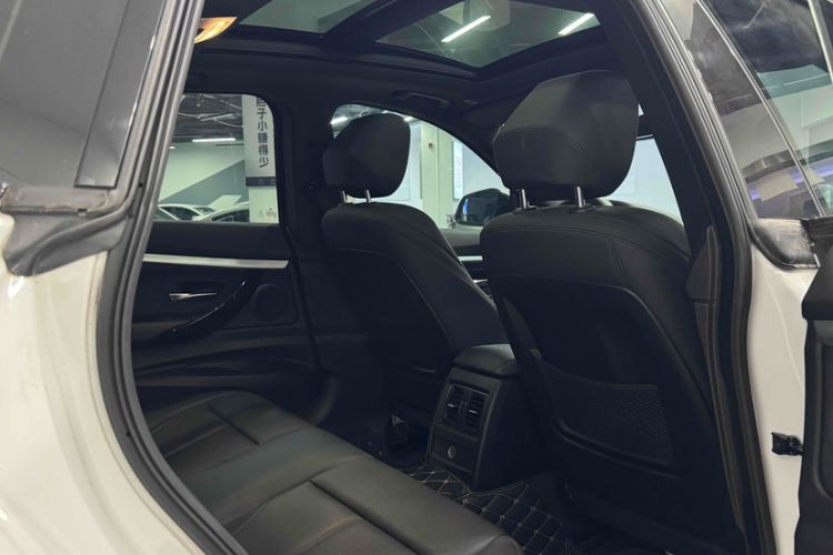 Used BMW 3 Series GT 2020 320i M Sport Package Interior 1