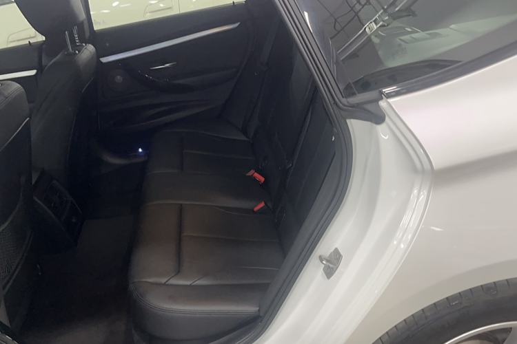 Used BMW 3 Series GT 2020 320i M Sport Package Interior 1