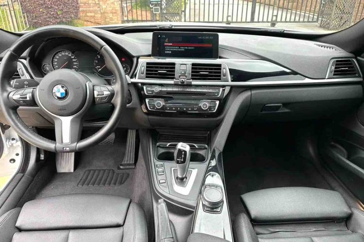 Used BMW 3 Series GT 2020 320i M Sport Package Interior 1