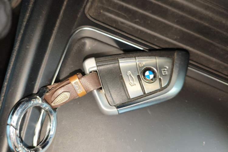 Used BMW 3 Series GT 2020 320i M Sport Package Interior 1