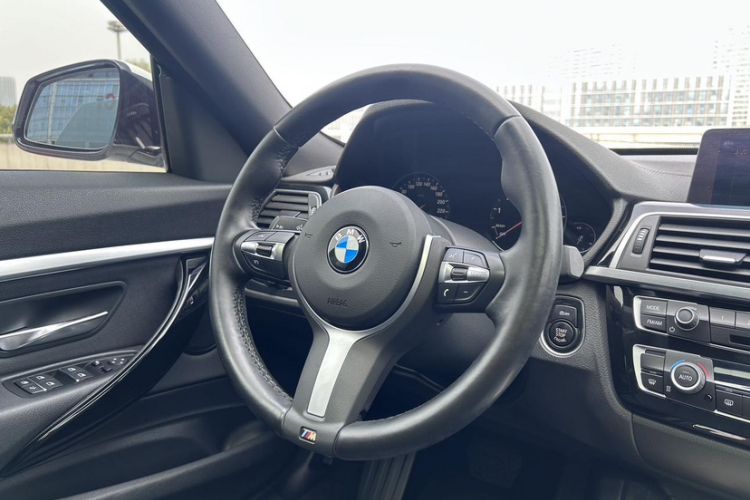 Used BMW 3 Series GT 2020 320i M Sport Package Interior 10