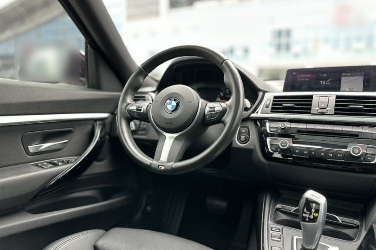 Used BMW 3 Series GT 2020 320i M Sport Package Interior 13