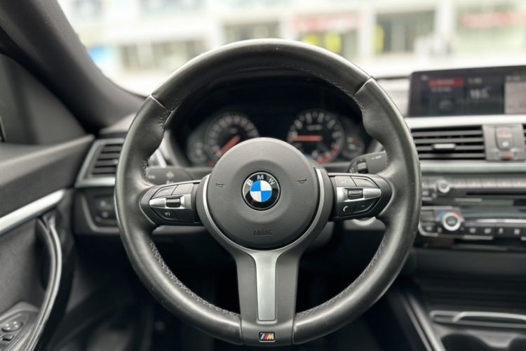 Used BMW 3 Series GT 2020 320i M Sport Package Interior 14