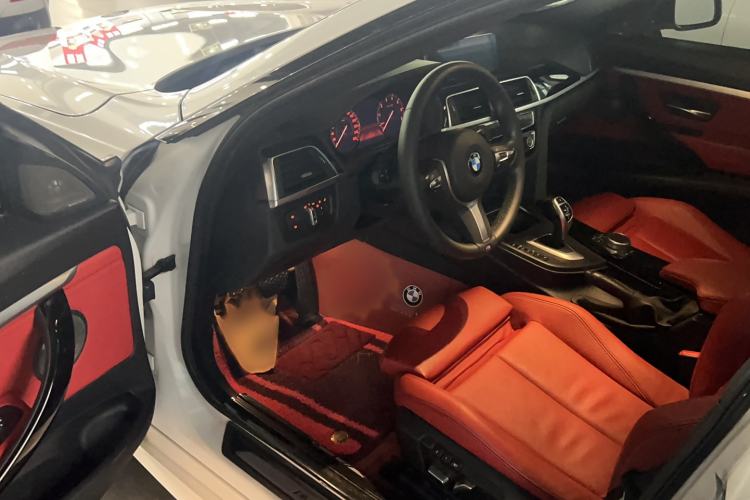 Used BMW 3 Series GT 2020 320i M Sport Night Edition Interior 2