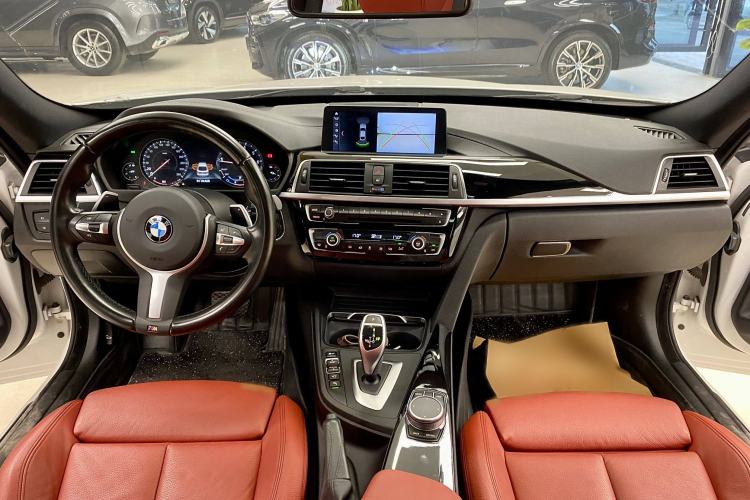 Used BMW 3 Series GT 2020 320i M Sport Night Edition Interior 2