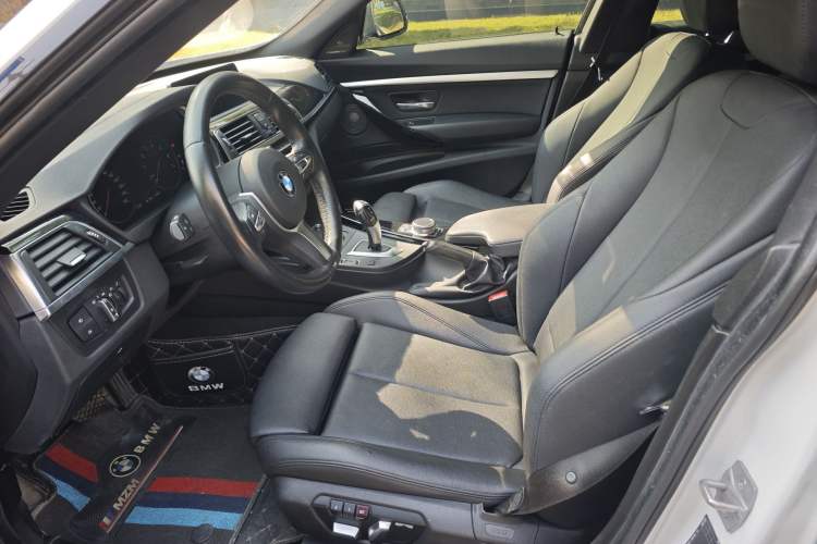 Used BMW 3 Series GT 2020 320i M Sport Package Interior 2