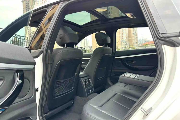Used BMW 3 Series GT 2020 320i M Sport Package Interior 3